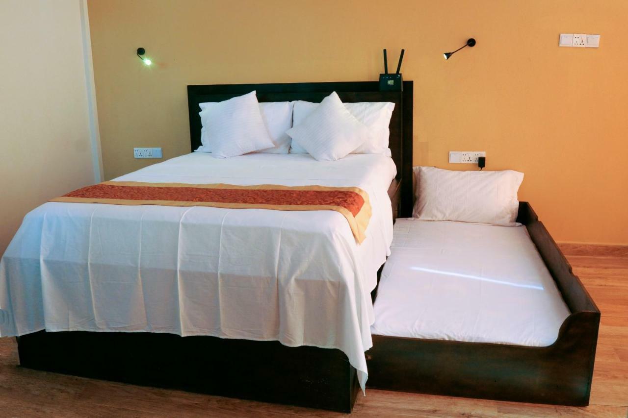 Woodycrest Hotel Trincomalee Eksteriør billede